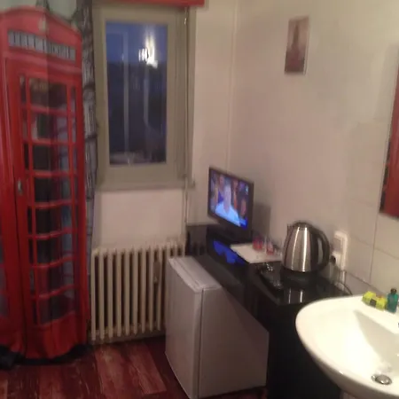 London Νανσύ